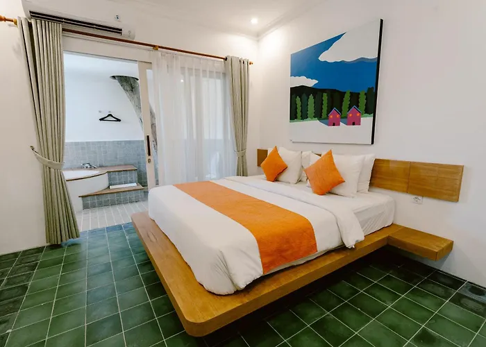 Hotel Brown Feather Batu Belig 3*